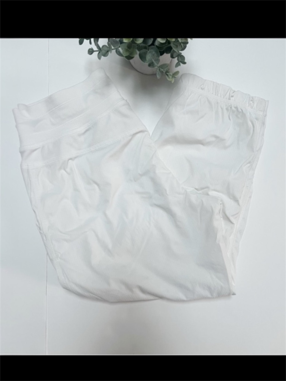 Lululemon Dance Studio Crop White Size 6